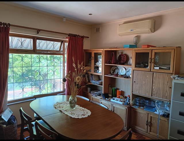 4 BEDROOM FREEHOLD FOR SALE IN KENVILLE